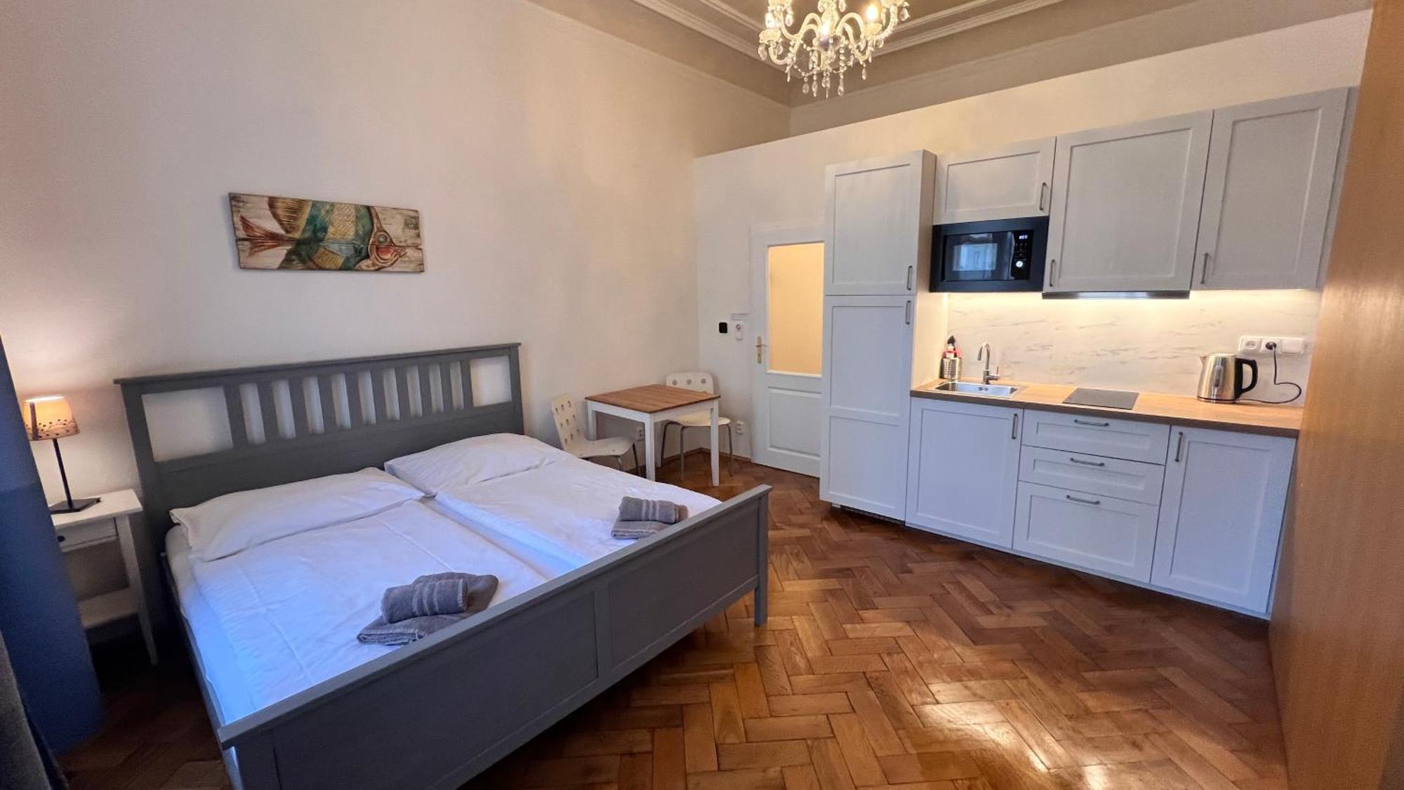 Old Town - Dusni Apartments Прага Экстерьер фото