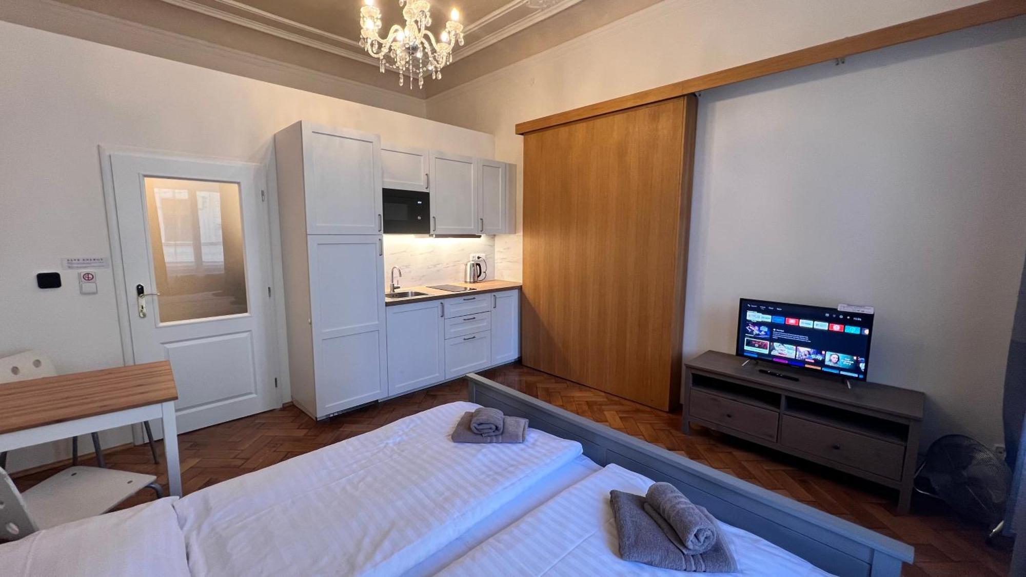 Old Town - Dusni Apartments Прага Экстерьер фото
