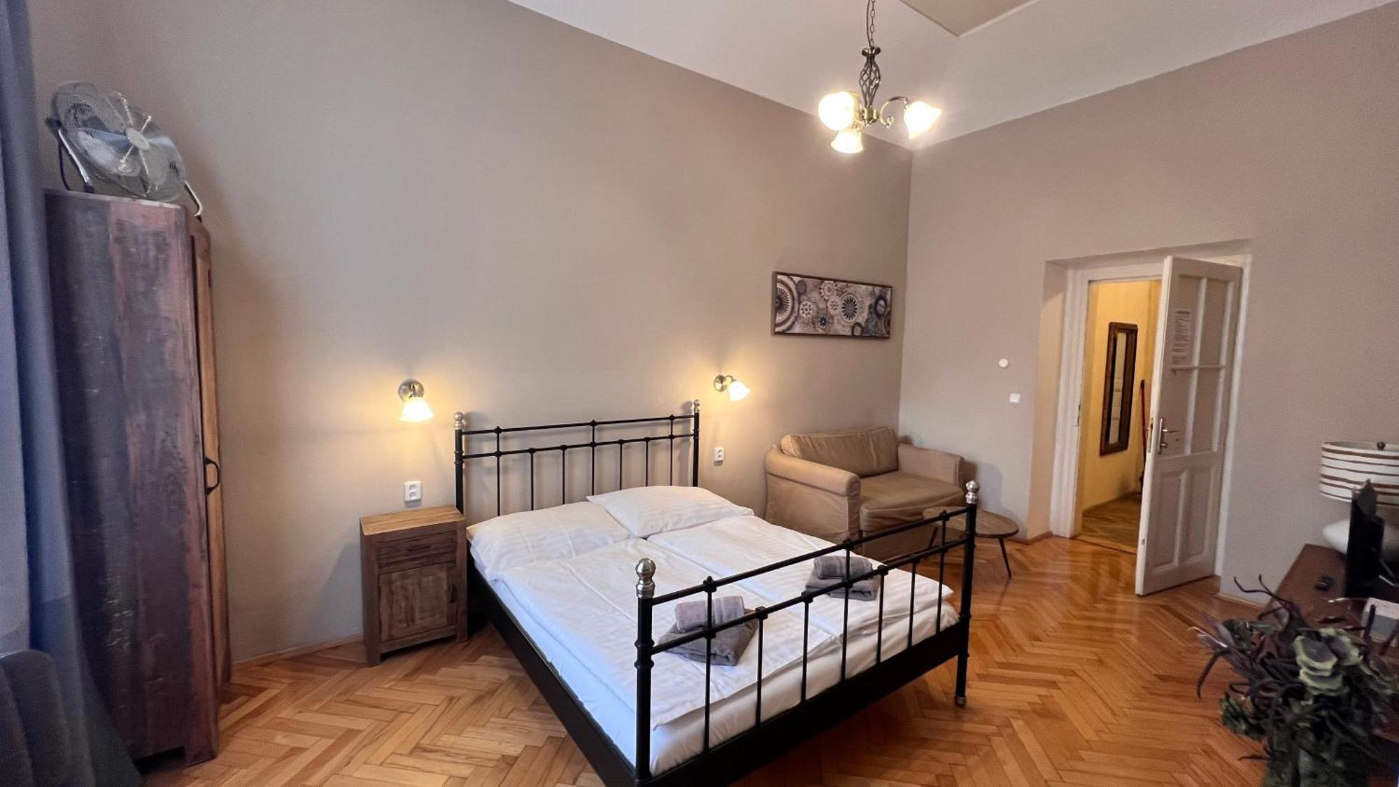 Old Town - Dusni Apartments Прага Экстерьер фото