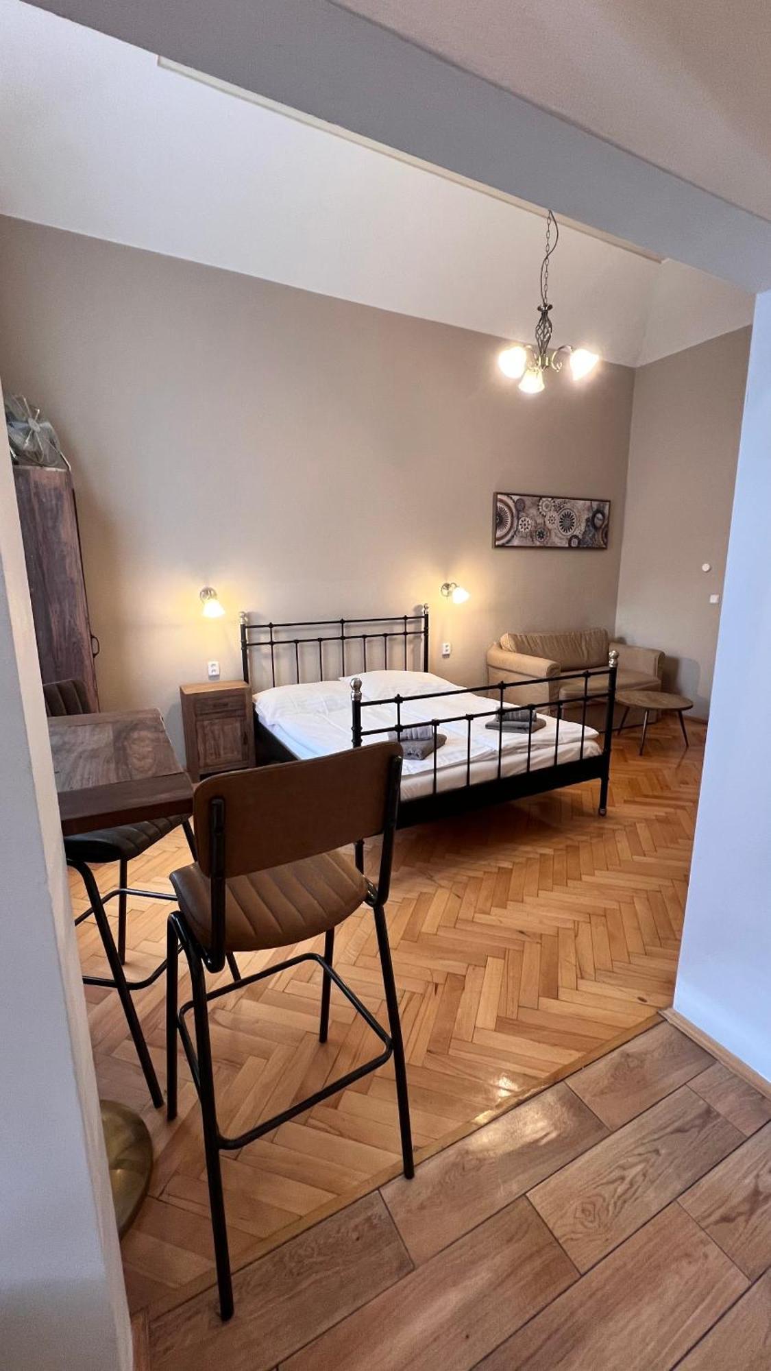 Old Town - Dusni Apartments Прага Экстерьер фото