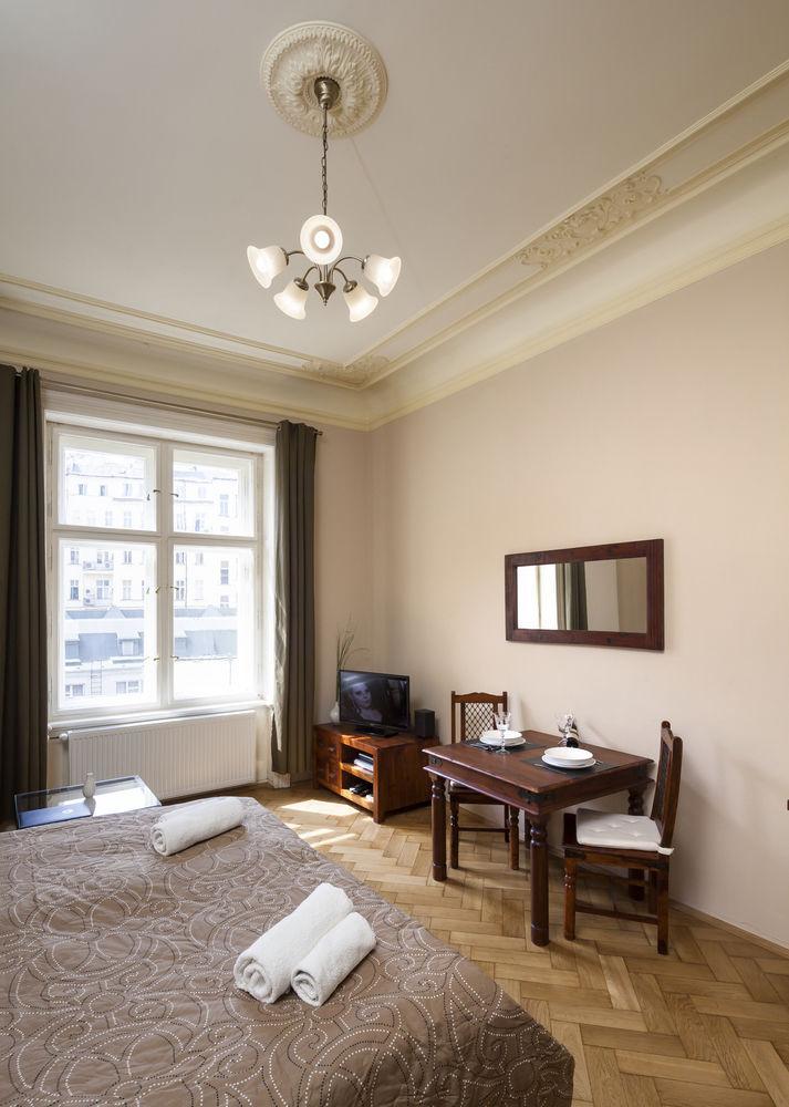 Old Town - Dusni Apartments Прага Экстерьер фото